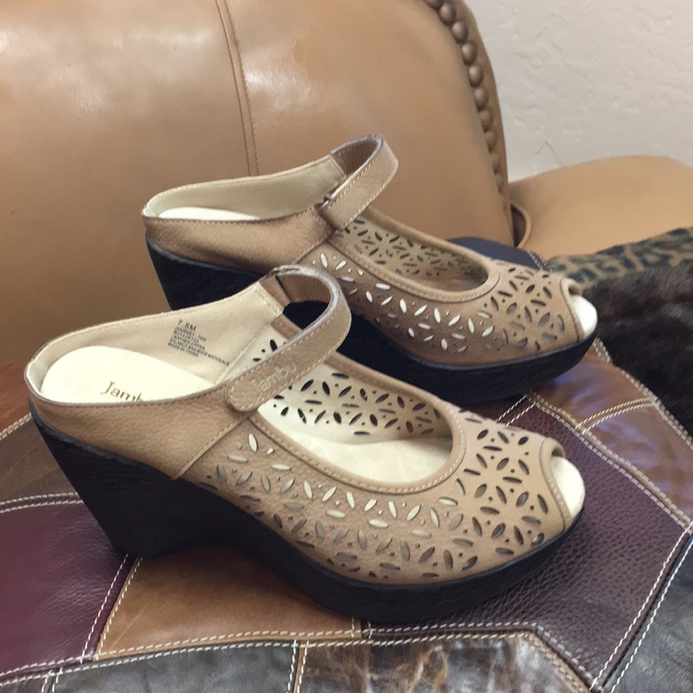 Taupe Jambu Sport Wedge